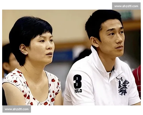 “凌云杯” 徐汇网球赛华东理工收拍 跨年龄对决点燃全民健身热潮