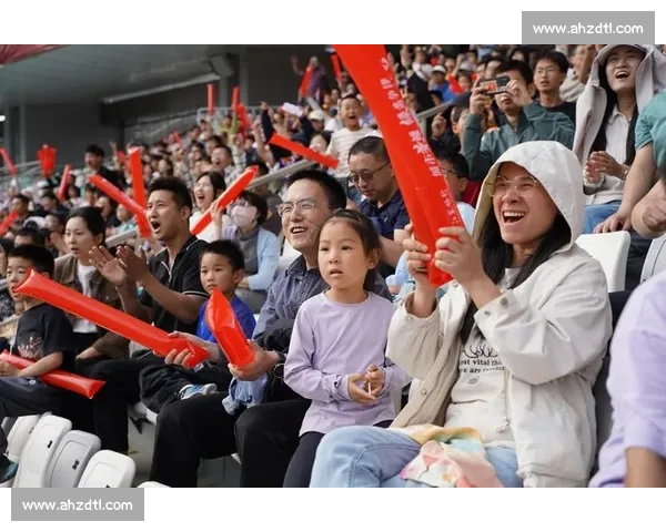 苏超 “十三太保” 季后赛火拼白热化,主场经济价值飙升引资本竞逐 苏超 “十三太保” 季后赛火拼白热化,主场经济价值飙升引资本竞逐