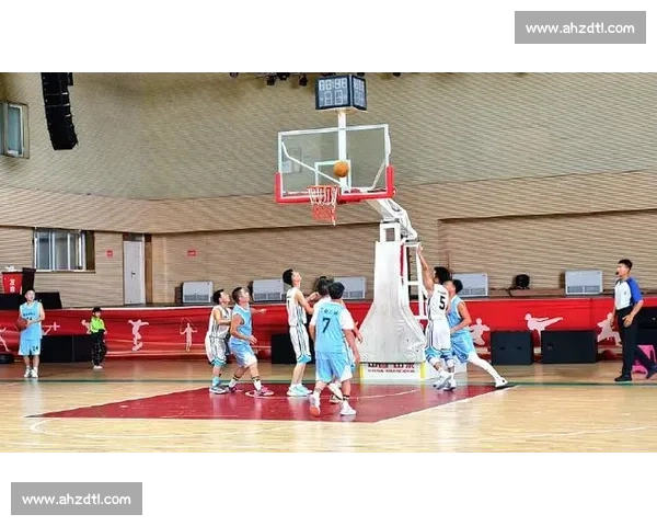 “凌云杯” 徐汇网球赛华东理工收拍 跨年龄对决点燃全民健身热潮