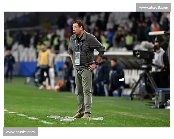 斯卢茨基致申花球迷：你们的高度，是球队最需要的力量